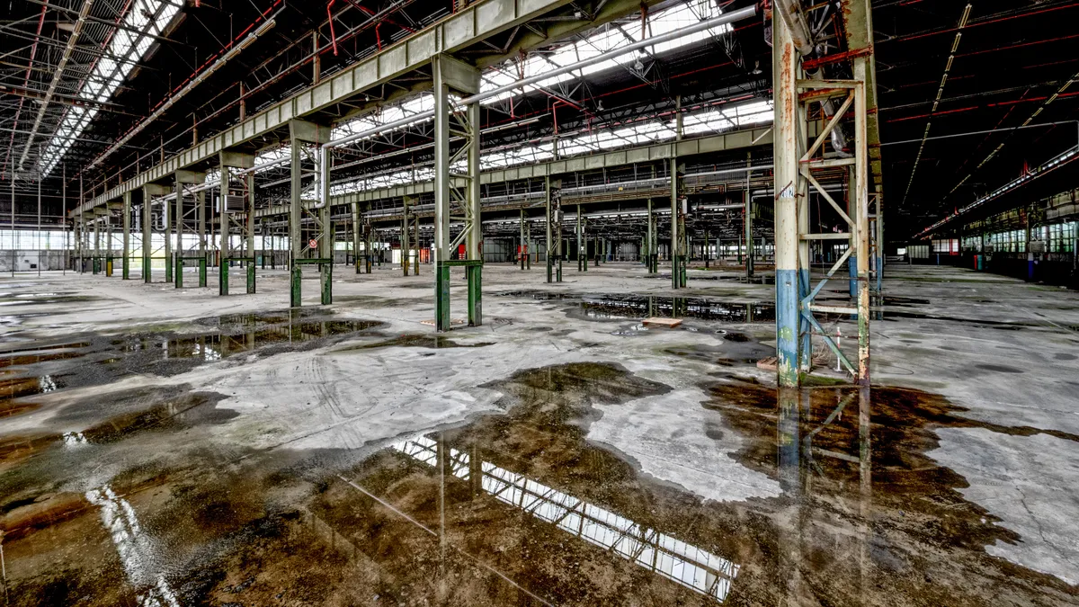 FIAT via Settembrini. I capannoni abbandonati